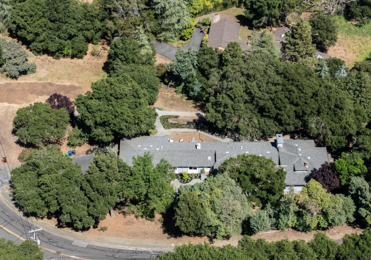 Detail Gallery Image 34 of 35 For 10950 Magdalena Rd, Los Altos Hills,  CA 94024 - 4 Beds | 4 Baths