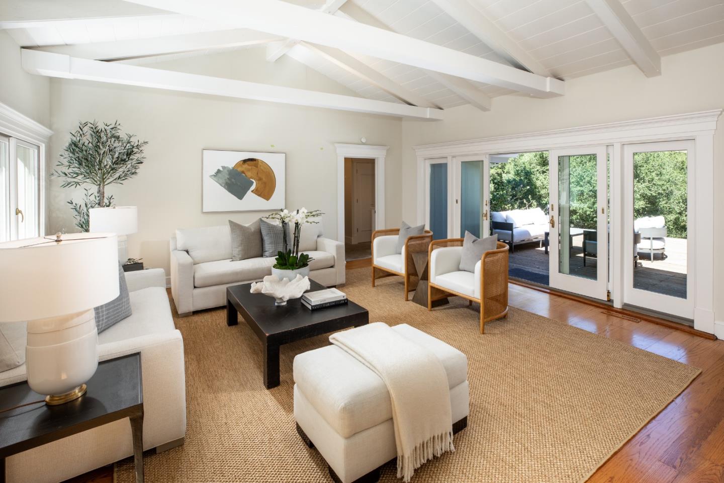 Detail Gallery Image 4 of 35 For 10950 Magdalena Rd, Los Altos Hills,  CA 94024 - 4 Beds | 4 Baths