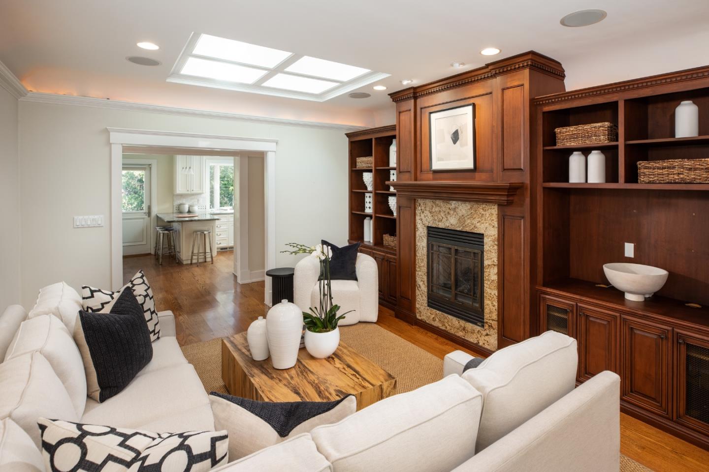 Detail Gallery Image 9 of 35 For 10950 Magdalena Rd, Los Altos Hills,  CA 94024 - 4 Beds | 4 Baths