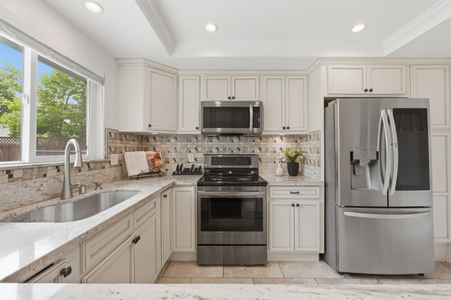 Detail Gallery Image 7 of 49 For 222 Belden, San Jose,  CA 95123 - 3 Beds | 2/1 Baths