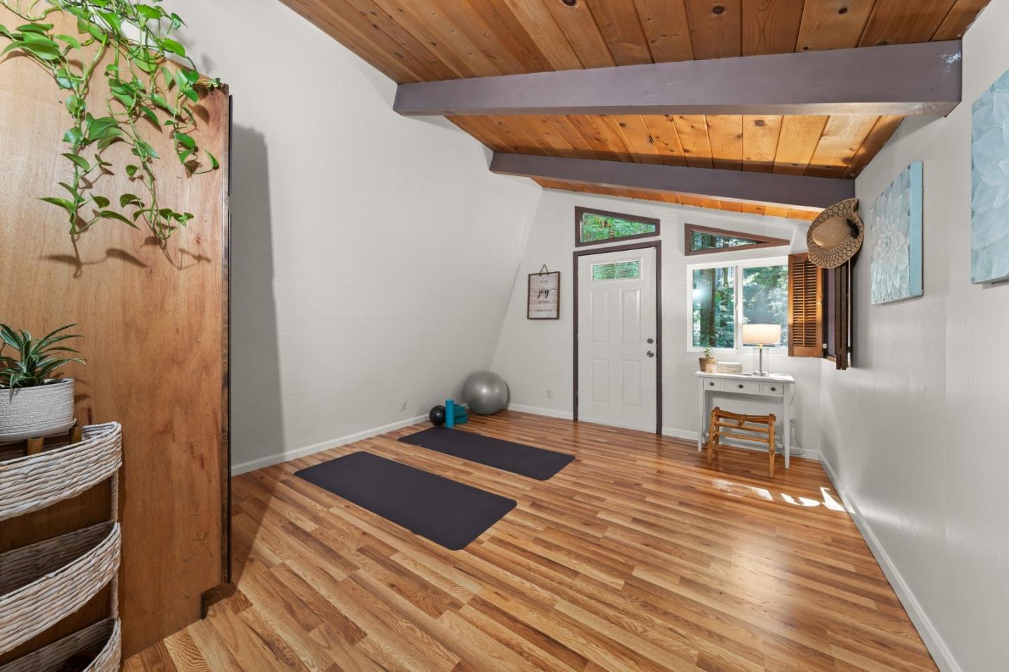 Detail Gallery Image 38 of 52 For 1666 Creek Dr, Felton,  CA 95018 - 4 Beds | 2/1 Baths