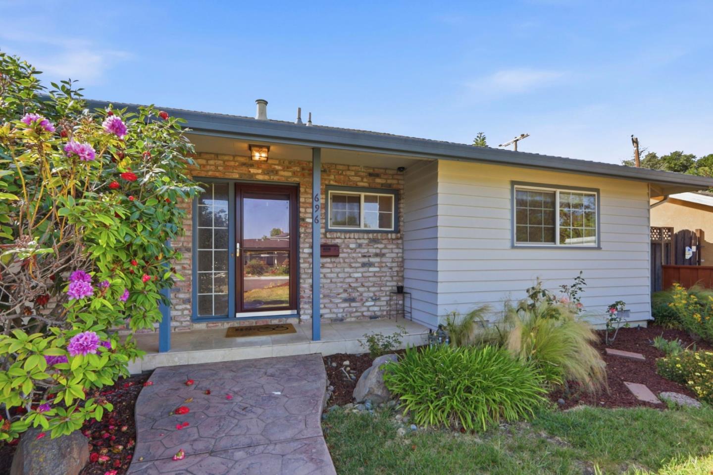 Detail Gallery Image 4 of 34 For 696 Giannini Dr, Santa Clara,  CA 95051 - 3 Beds | 2 Baths