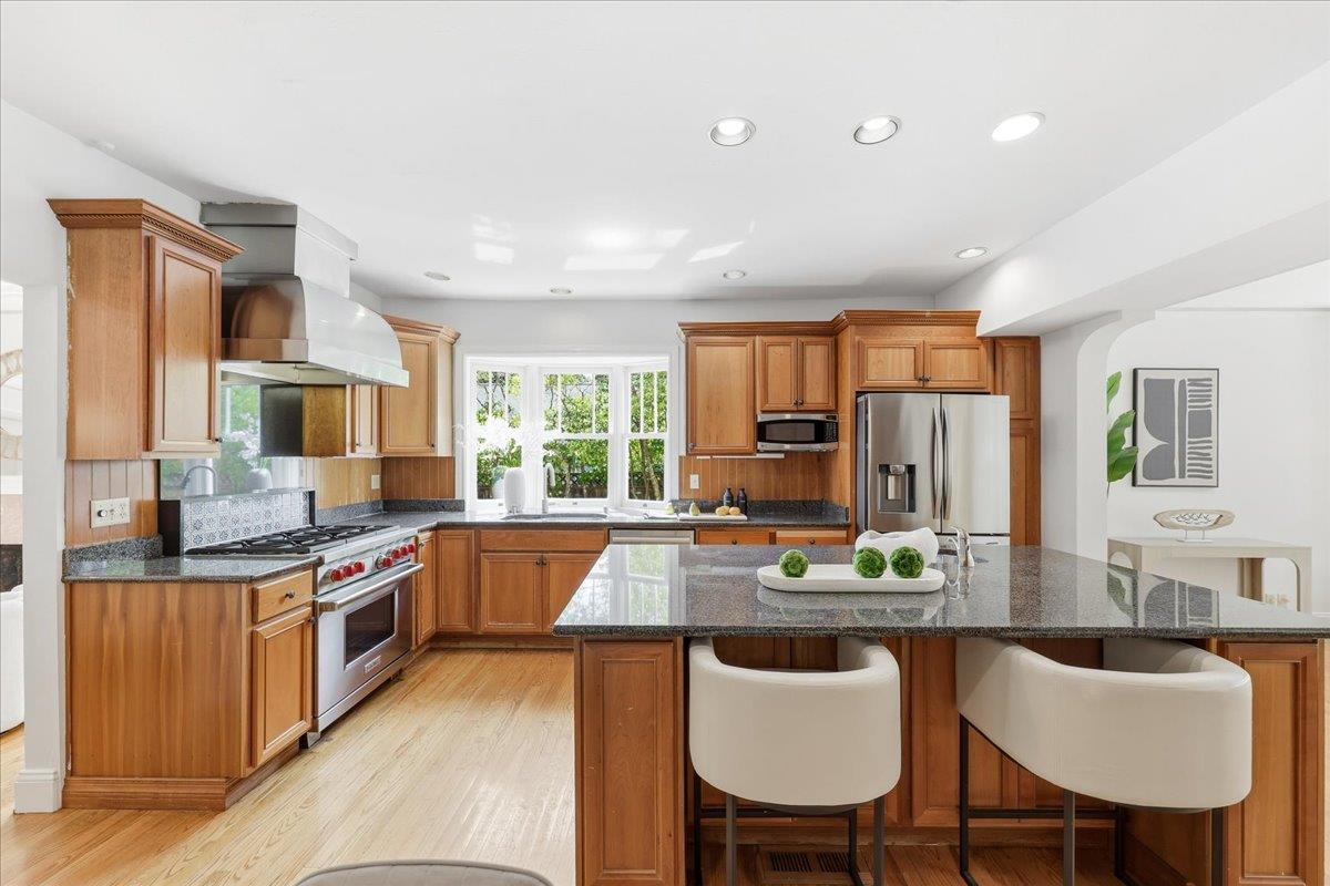 Detail Gallery Image 12 of 90 For 620 Vera Ave, Redwood City,  CA 94061 - 4 Beds | 3 Baths