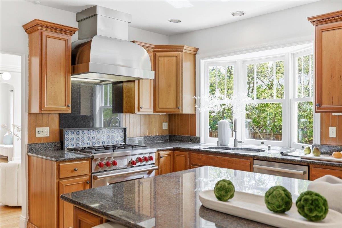 Detail Gallery Image 13 of 90 For 620 Vera Ave, Redwood City,  CA 94061 - 4 Beds | 3 Baths