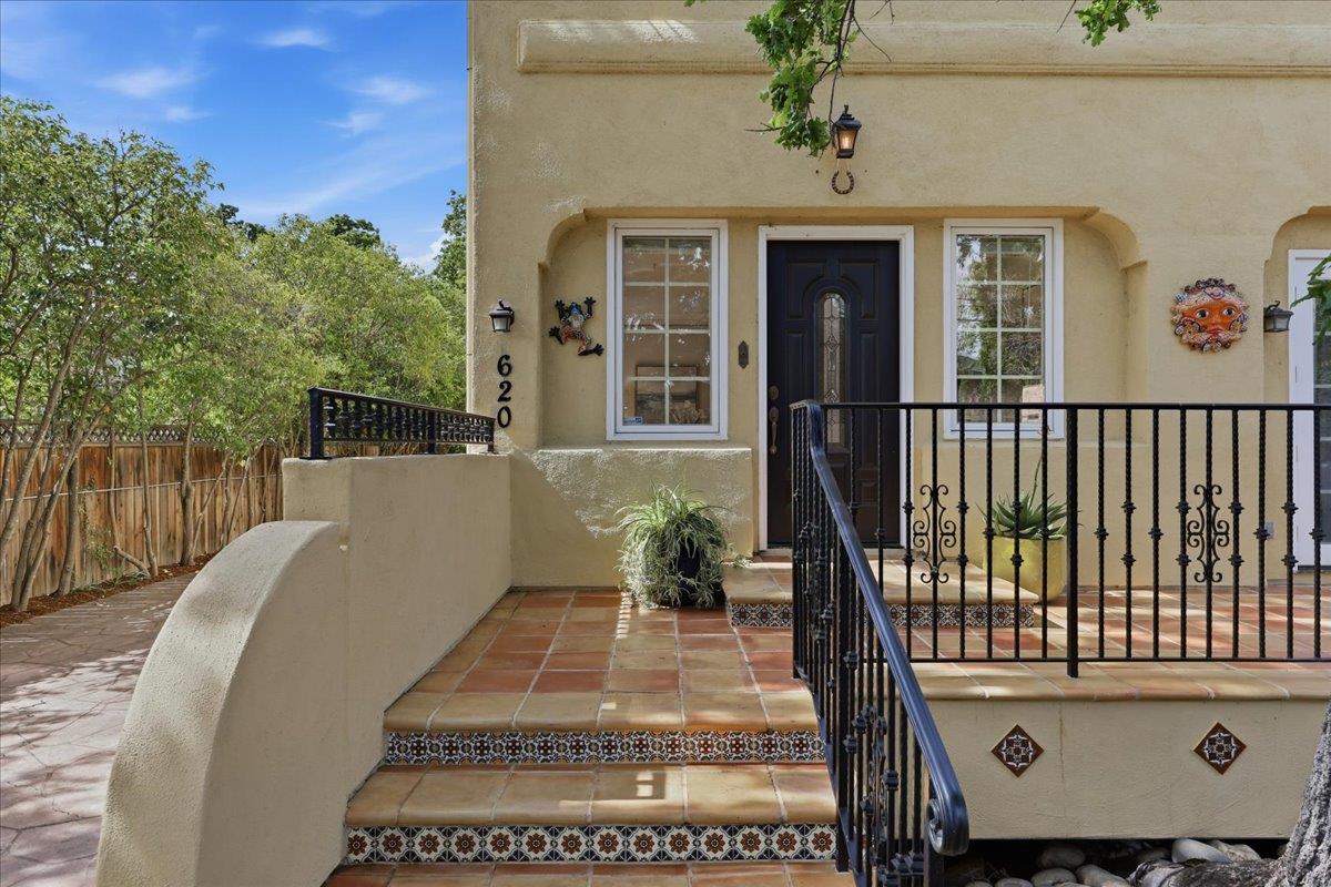 Detail Gallery Image 3 of 90 For 620 Vera Ave, Redwood City,  CA 94061 - 4 Beds | 3 Baths