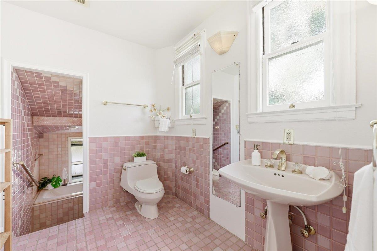 Detail Gallery Image 44 of 90 For 620 Vera Ave, Redwood City,  CA 94061 - 4 Beds | 3 Baths