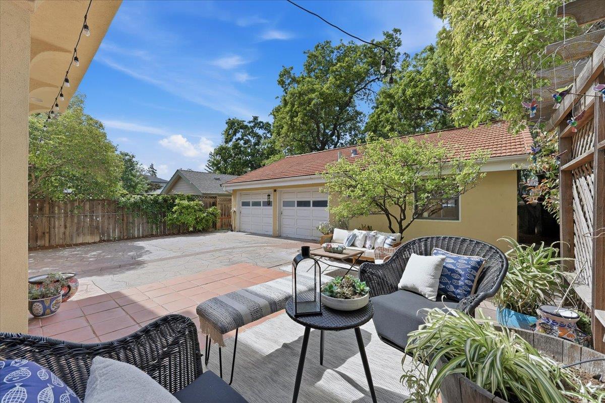 Detail Gallery Image 70 of 90 For 620 Vera Ave, Redwood City,  CA 94061 - 4 Beds | 3 Baths