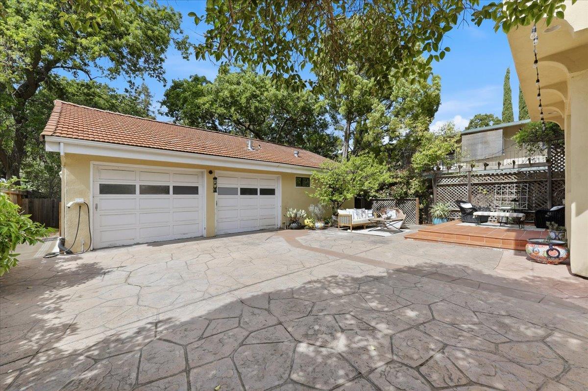 Detail Gallery Image 72 of 90 For 620 Vera Ave, Redwood City,  CA 94061 - 4 Beds | 3 Baths