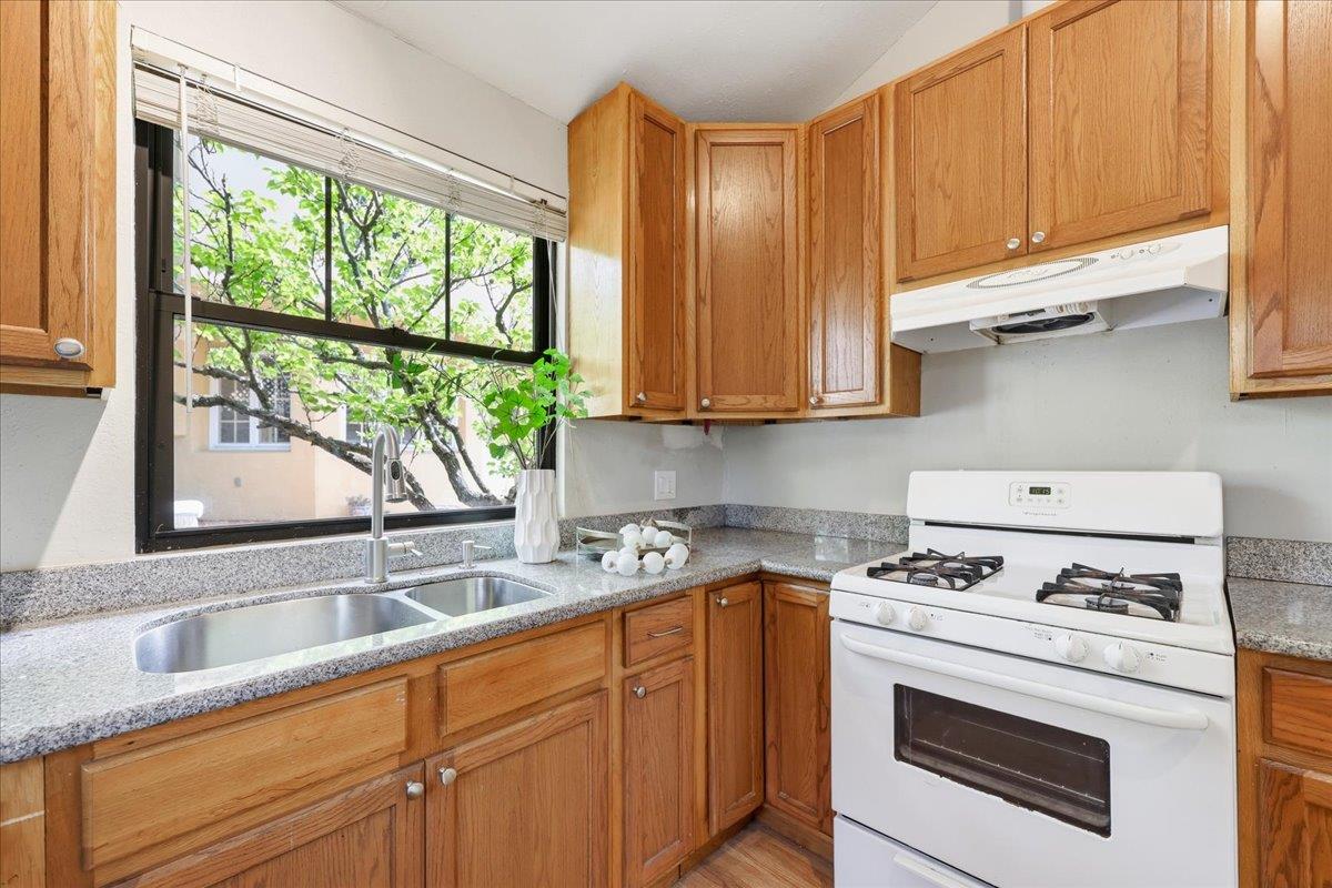 Detail Gallery Image 84 of 90 For 620 Vera Ave, Redwood City,  CA 94061 - 4 Beds | 3 Baths