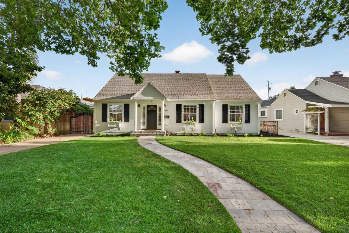 Detail Gallery Image 3 of 47 For 1450 Mercer Ave, San Jose,  CA 95125 - 3 Beds | 2/1 Baths