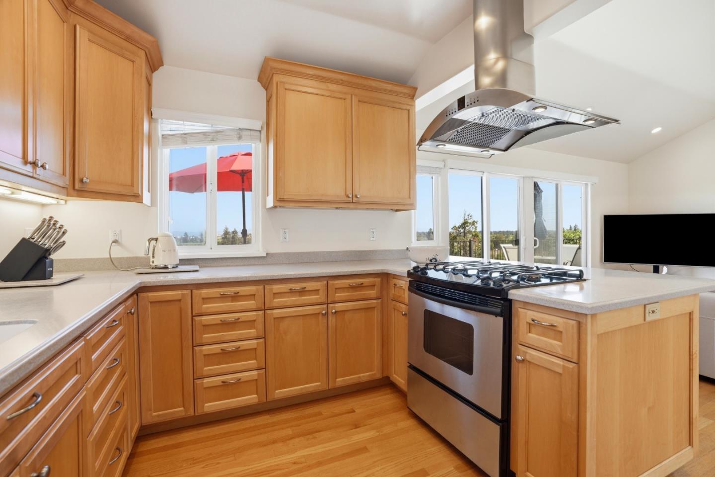 Detail Gallery Image 11 of 28 For 531 Upland Rd, Redwood City,  CA 94062 - 1 Beds | 1 Baths