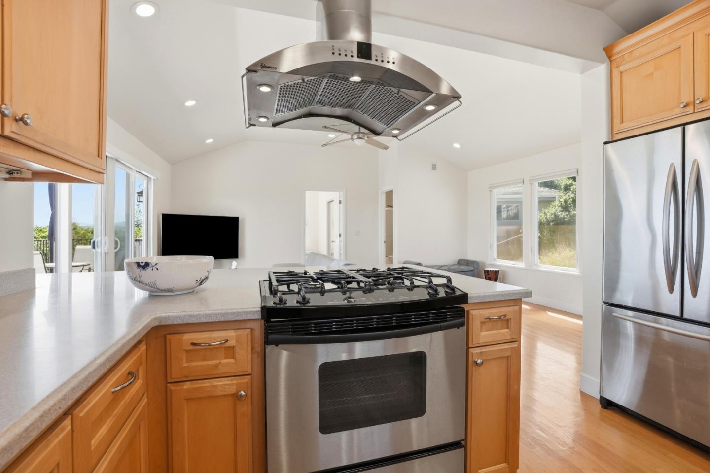 Detail Gallery Image 13 of 28 For 531 Upland Rd, Redwood City,  CA 94062 - 1 Beds | 1 Baths