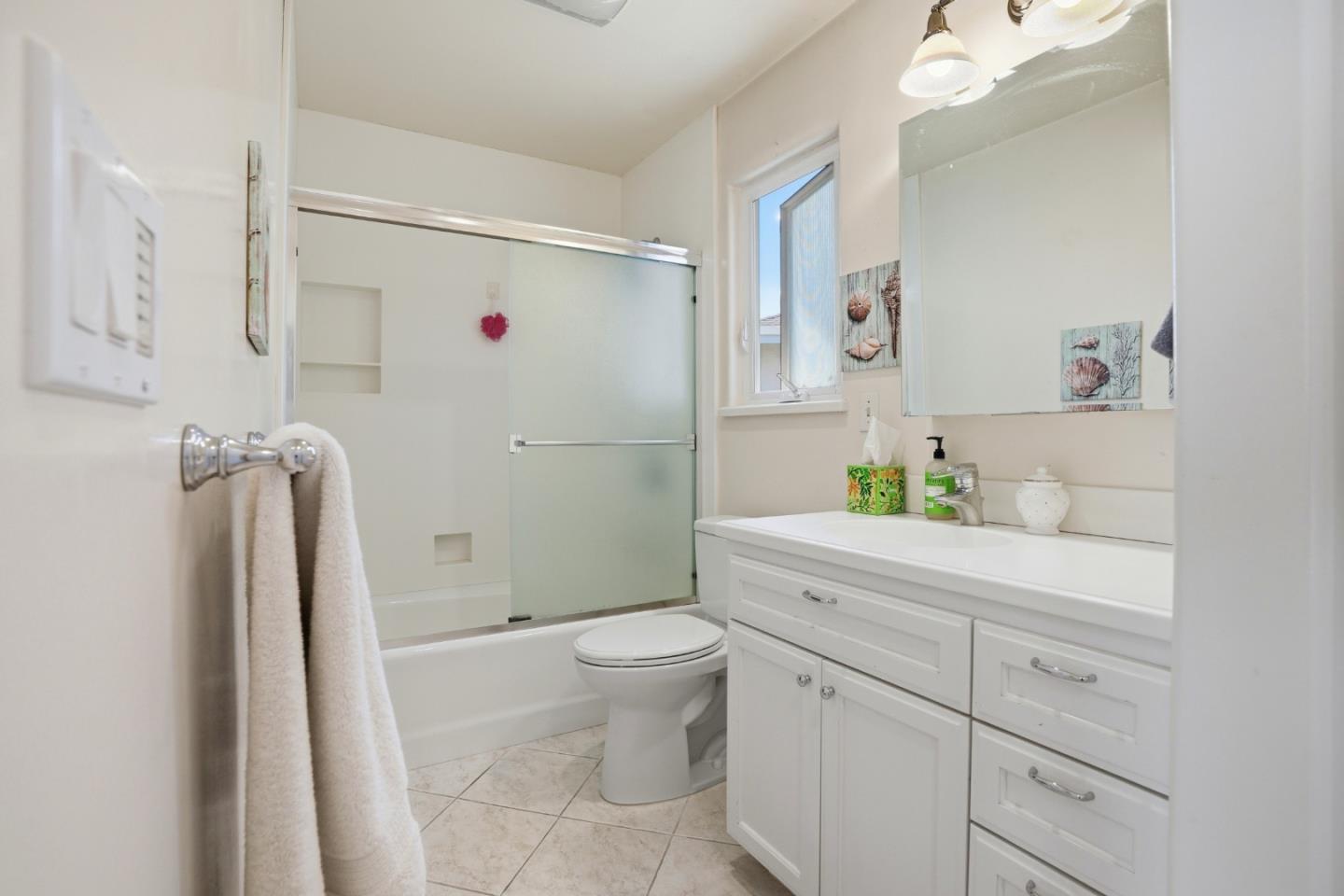 Detail Gallery Image 17 of 28 For 531 Upland Rd, Redwood City,  CA 94062 - 1 Beds | 1 Baths