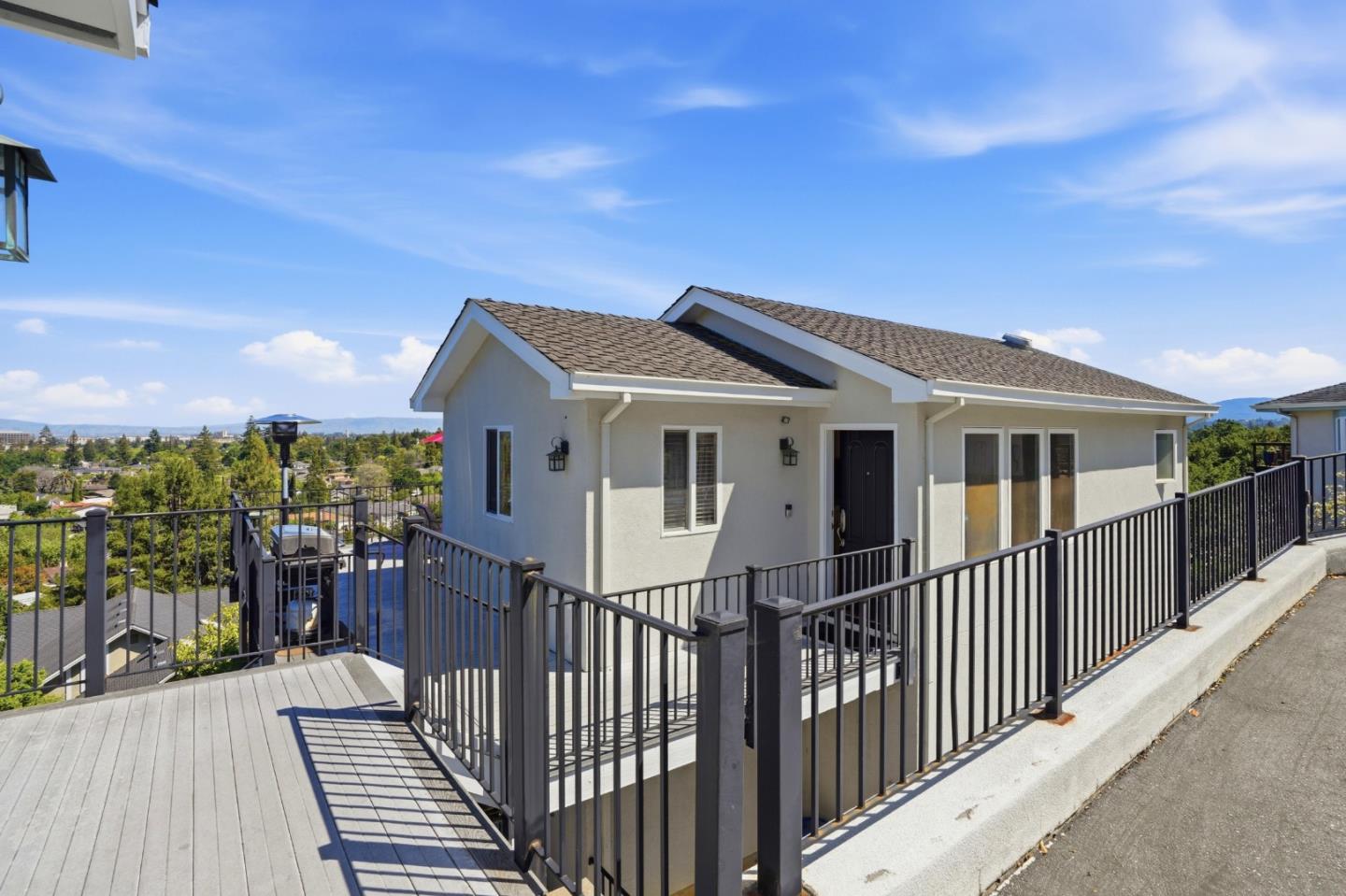 Detail Gallery Image 2 of 28 For 531 Upland Rd, Redwood City,  CA 94062 - 1 Beds | 1 Baths