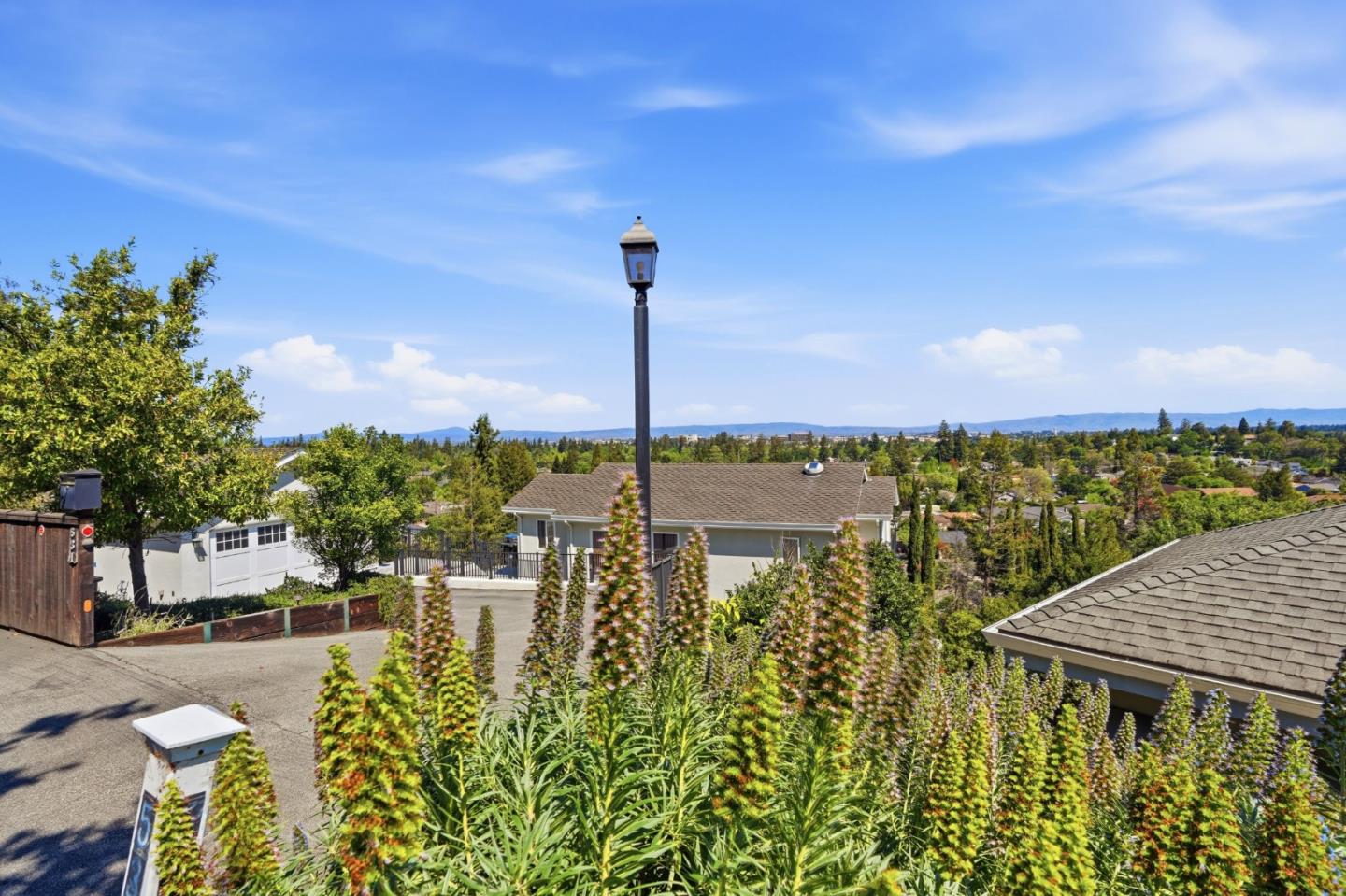 Detail Gallery Image 4 of 28 For 531 Upland Rd, Redwood City,  CA 94062 - 1 Beds | 1 Baths