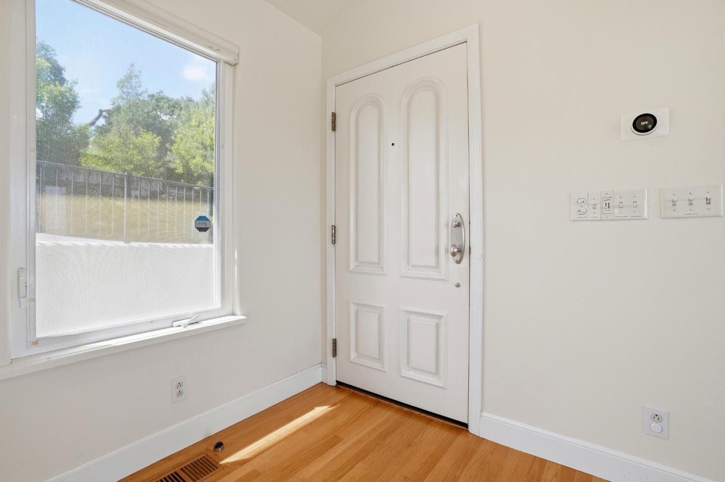 Detail Gallery Image 5 of 28 For 531 Upland Rd, Redwood City,  CA 94062 - 1 Beds | 1 Baths