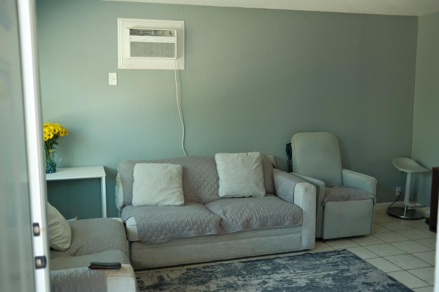 Detail Gallery Image 4 of 31 For 101 Maple St, Modesto,  CA 95351 - 4 Beds | 2 Baths