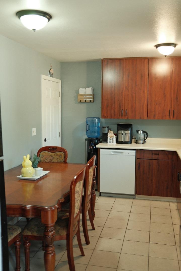 Detail Gallery Image 6 of 31 For 101 Maple St, Modesto,  CA 95351 - 4 Beds | 2 Baths