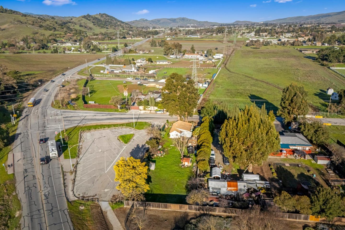 Detail Gallery Image 3 of 5 For 330 Tilton Ave, Morgan Hill,  CA 95037 - 3 Beds | 1 Baths