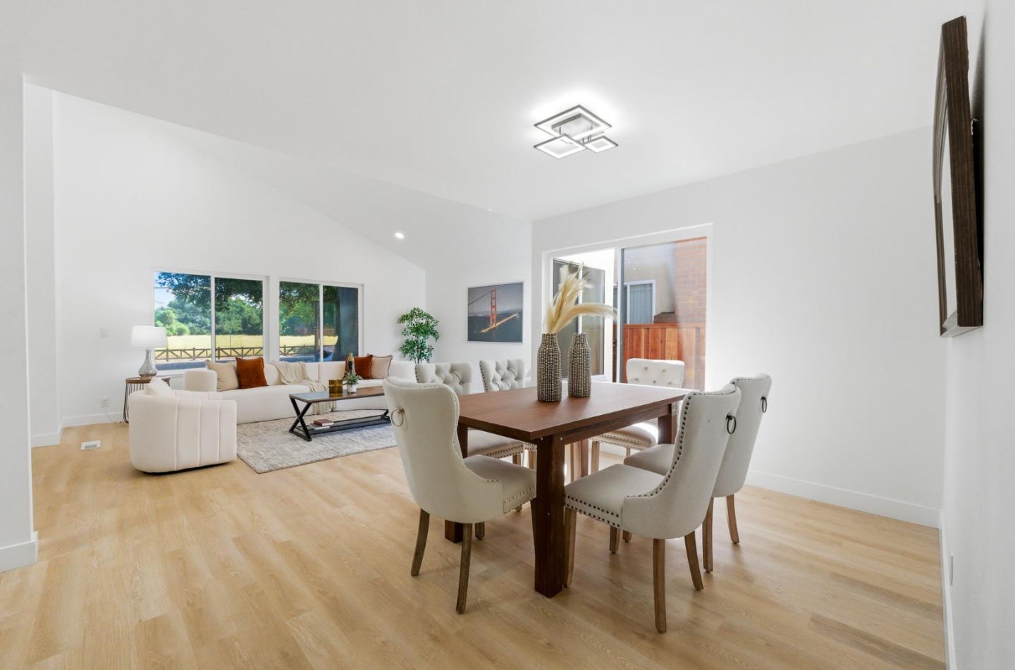 Detail Gallery Image 10 of 40 For 1106 Coyote Rd, San Jose,  CA 95111 - 4 Beds | 2/1 Baths