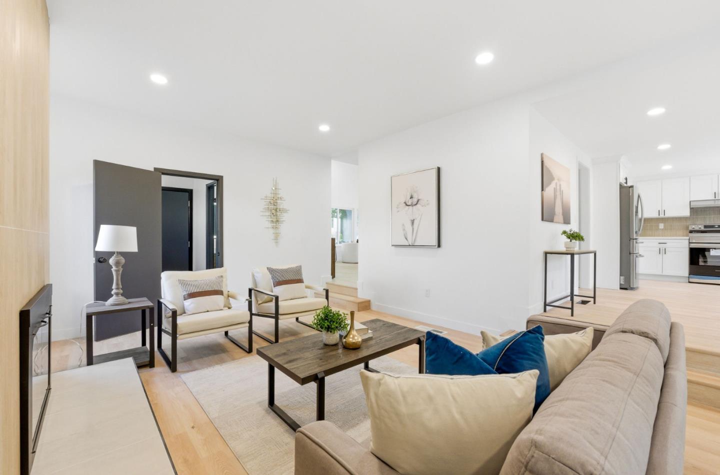 Detail Gallery Image 14 of 40 For 1106 Coyote Rd, San Jose,  CA 95111 - 4 Beds | 2/1 Baths