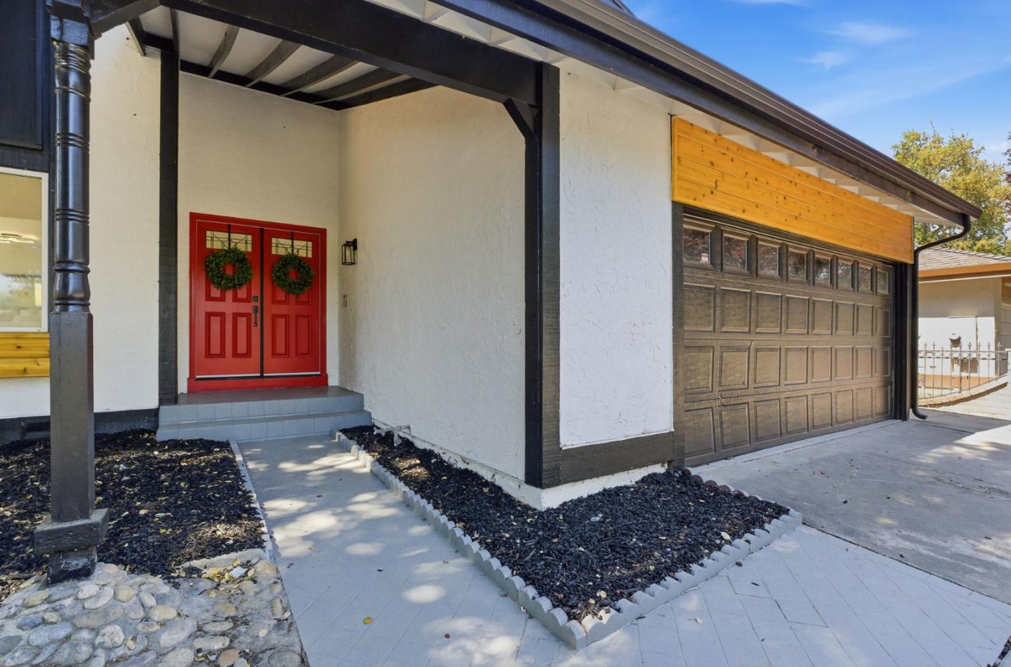 Detail Gallery Image 2 of 40 For 1106 Coyote Rd, San Jose,  CA 95111 - 4 Beds | 2/1 Baths