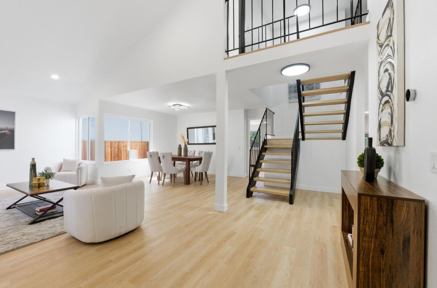 Detail Gallery Image 4 of 40 For 1106 Coyote Rd, San Jose,  CA 95111 - 4 Beds | 2/1 Baths