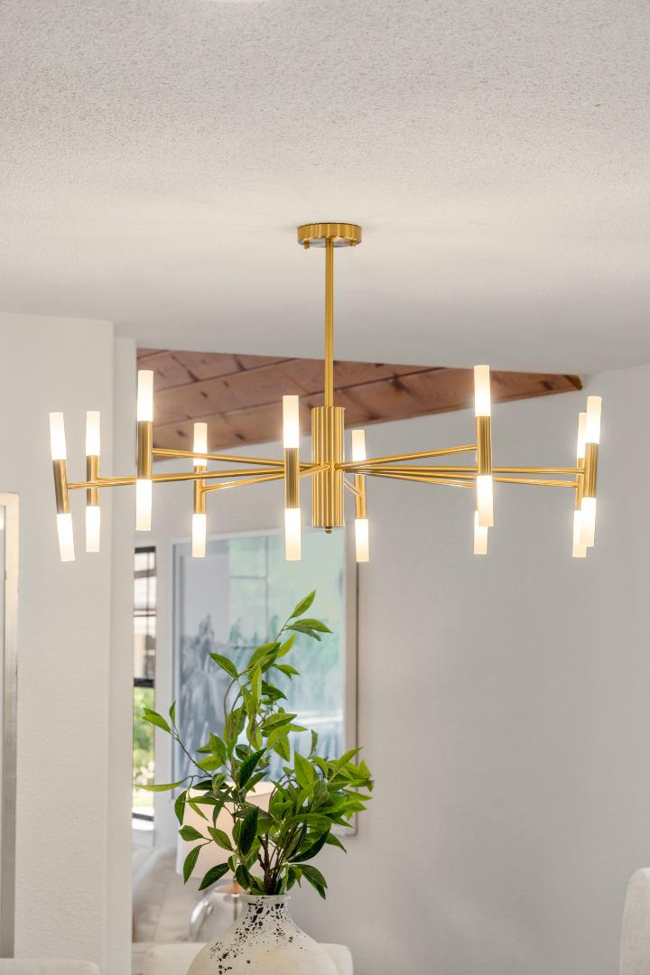 Detail Gallery Image 14 of 62 For 537 Mountain View Ave, Mountain View,  CA 94041 - 4 Beds | 3 Baths