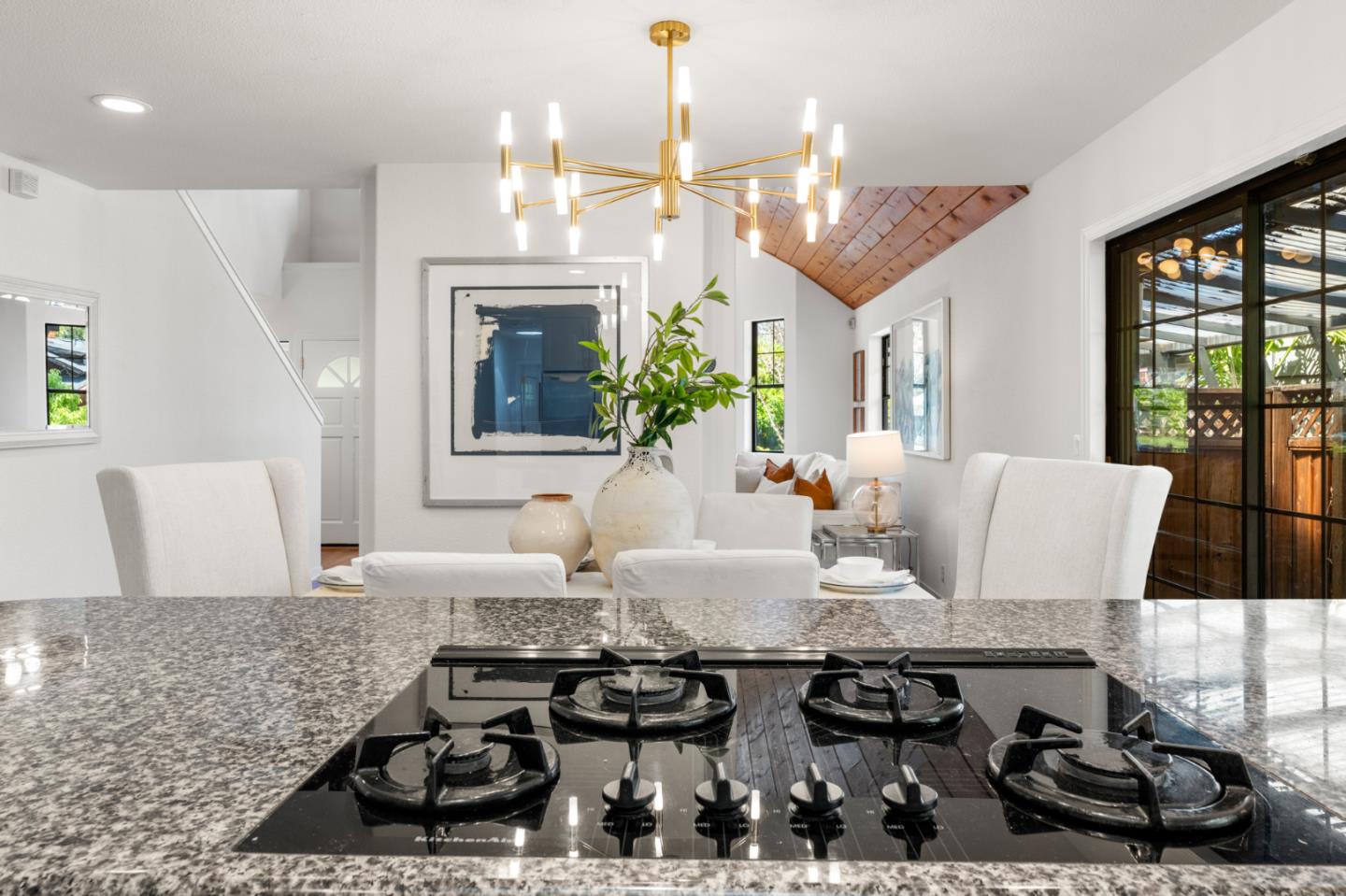 Detail Gallery Image 19 of 62 For 537 Mountain View Ave, Mountain View,  CA 94041 - 4 Beds | 3 Baths