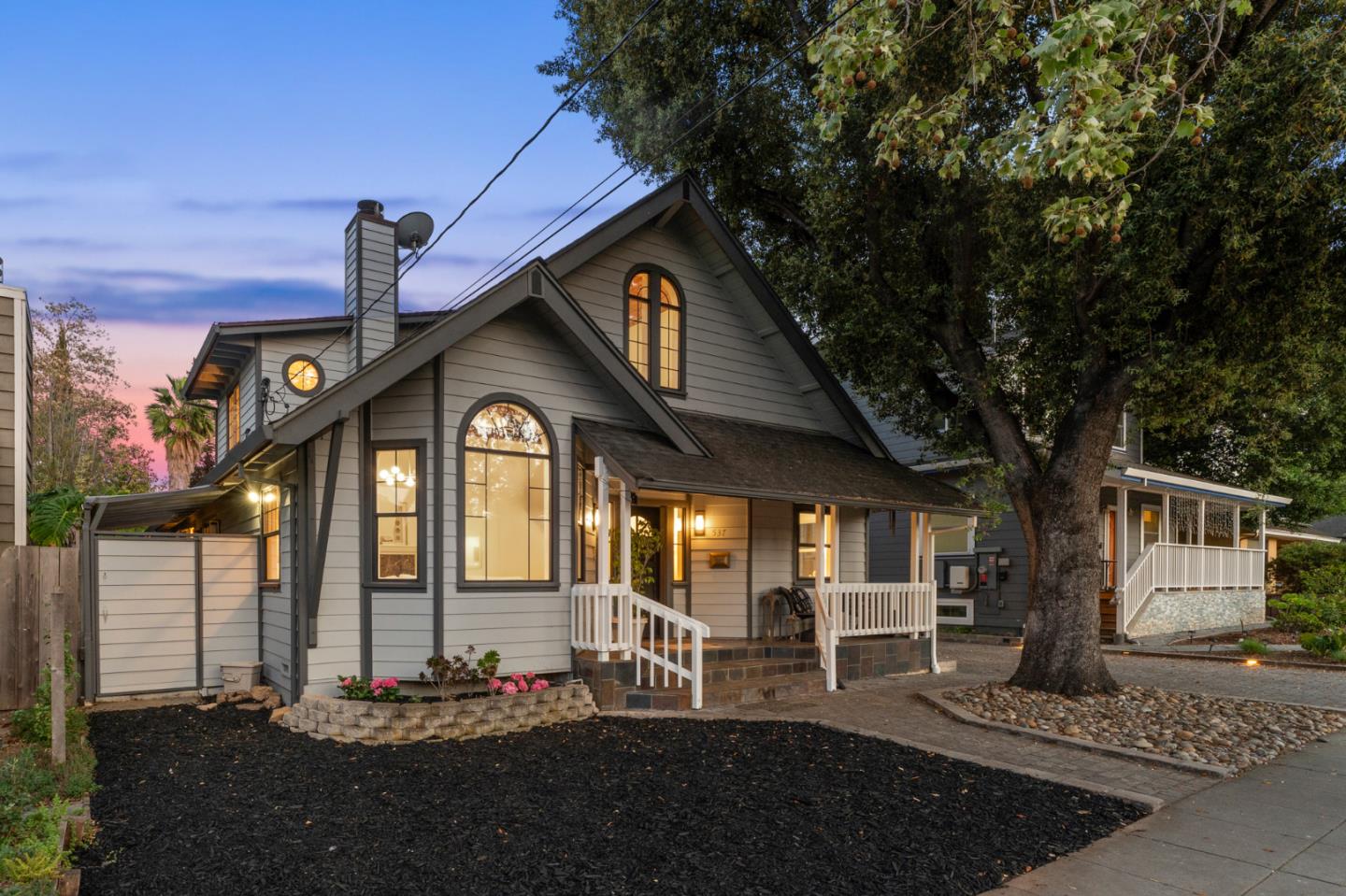 Detail Gallery Image 2 of 62 For 537 Mountain View Ave, Mountain View,  CA 94041 - 4 Beds | 3 Baths