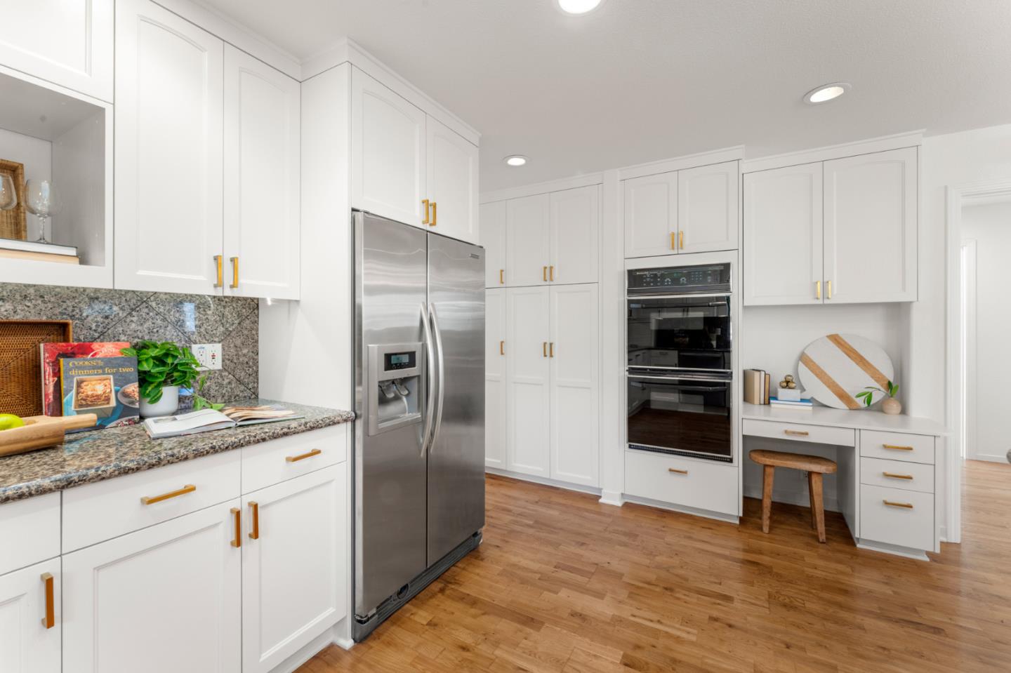 Detail Gallery Image 22 of 62 For 537 Mountain View Ave, Mountain View,  CA 94041 - 4 Beds | 3 Baths