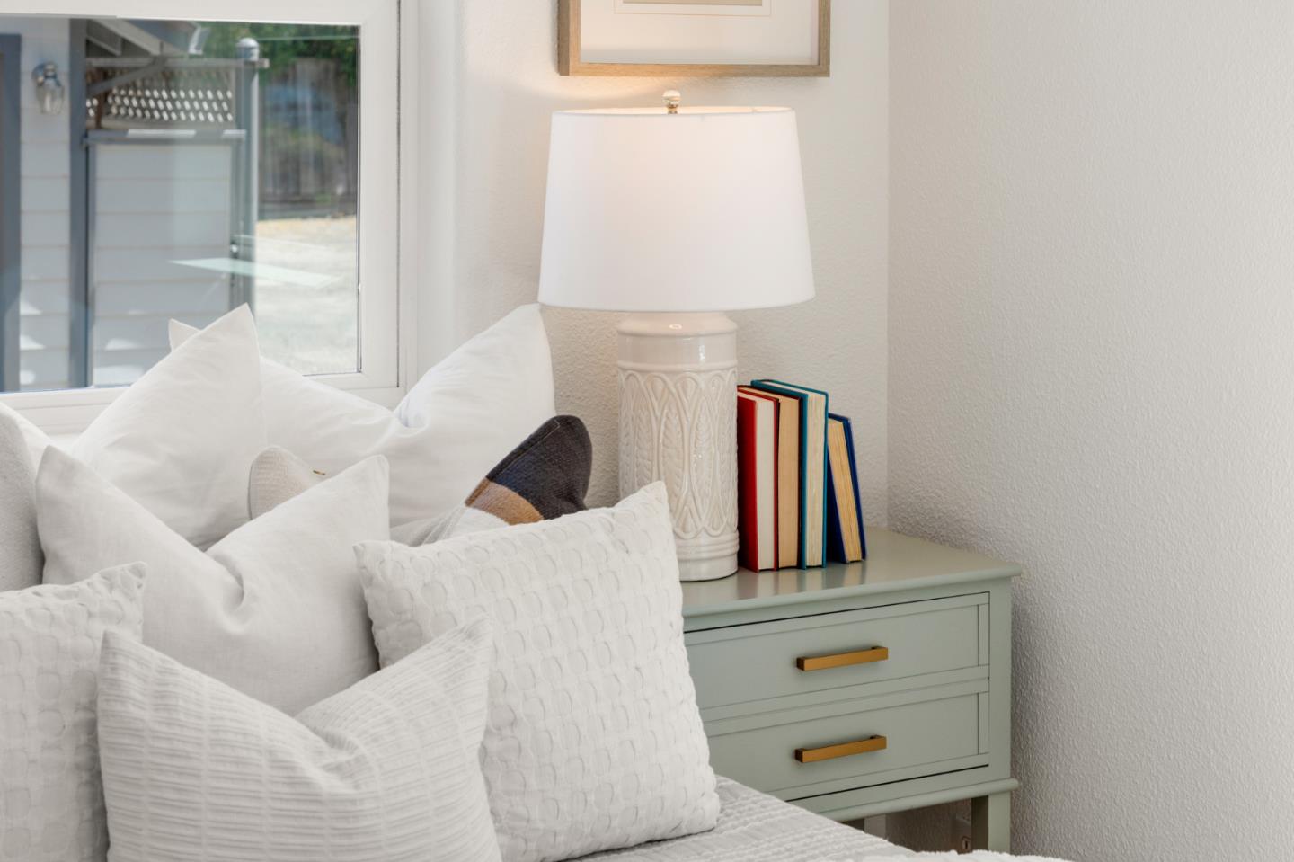 Detail Gallery Image 31 of 62 For 537 Mountain View Ave, Mountain View,  CA 94041 - 4 Beds | 3 Baths