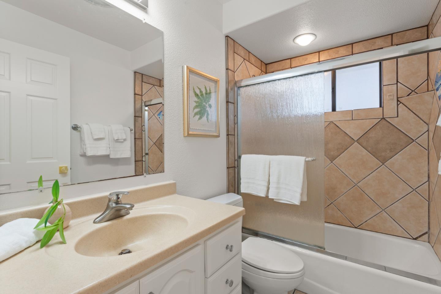 Detail Gallery Image 33 of 62 For 537 Mountain View Ave, Mountain View,  CA 94041 - 4 Beds | 3 Baths