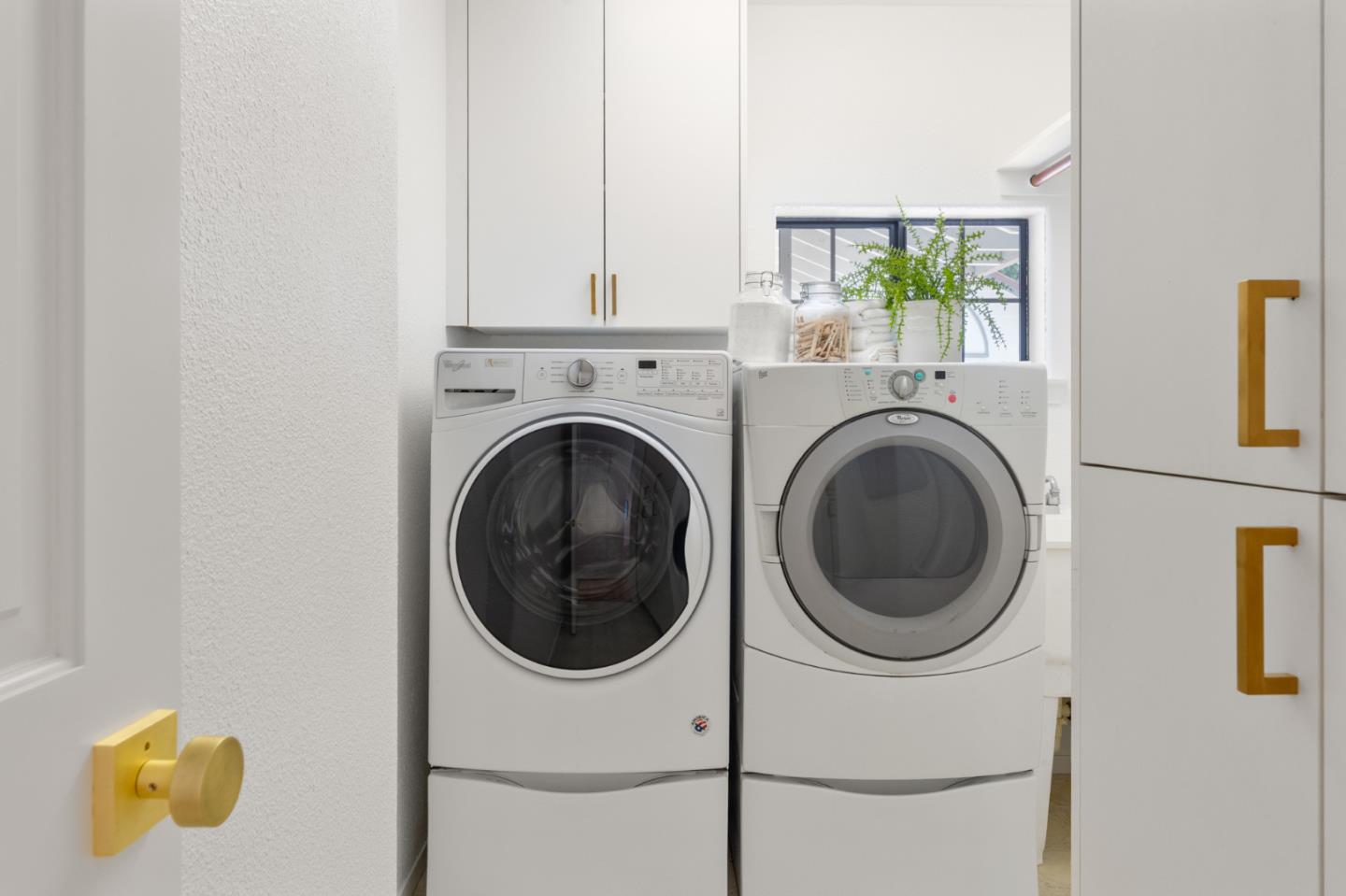 Detail Gallery Image 36 of 62 For 537 Mountain View Ave, Mountain View,  CA 94041 - 4 Beds | 3 Baths