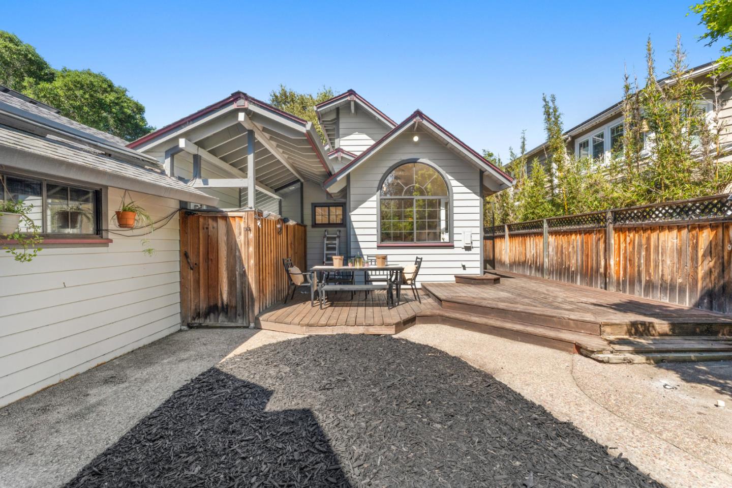 Detail Gallery Image 48 of 62 For 537 Mountain View Ave, Mountain View,  CA 94041 - 4 Beds | 3 Baths