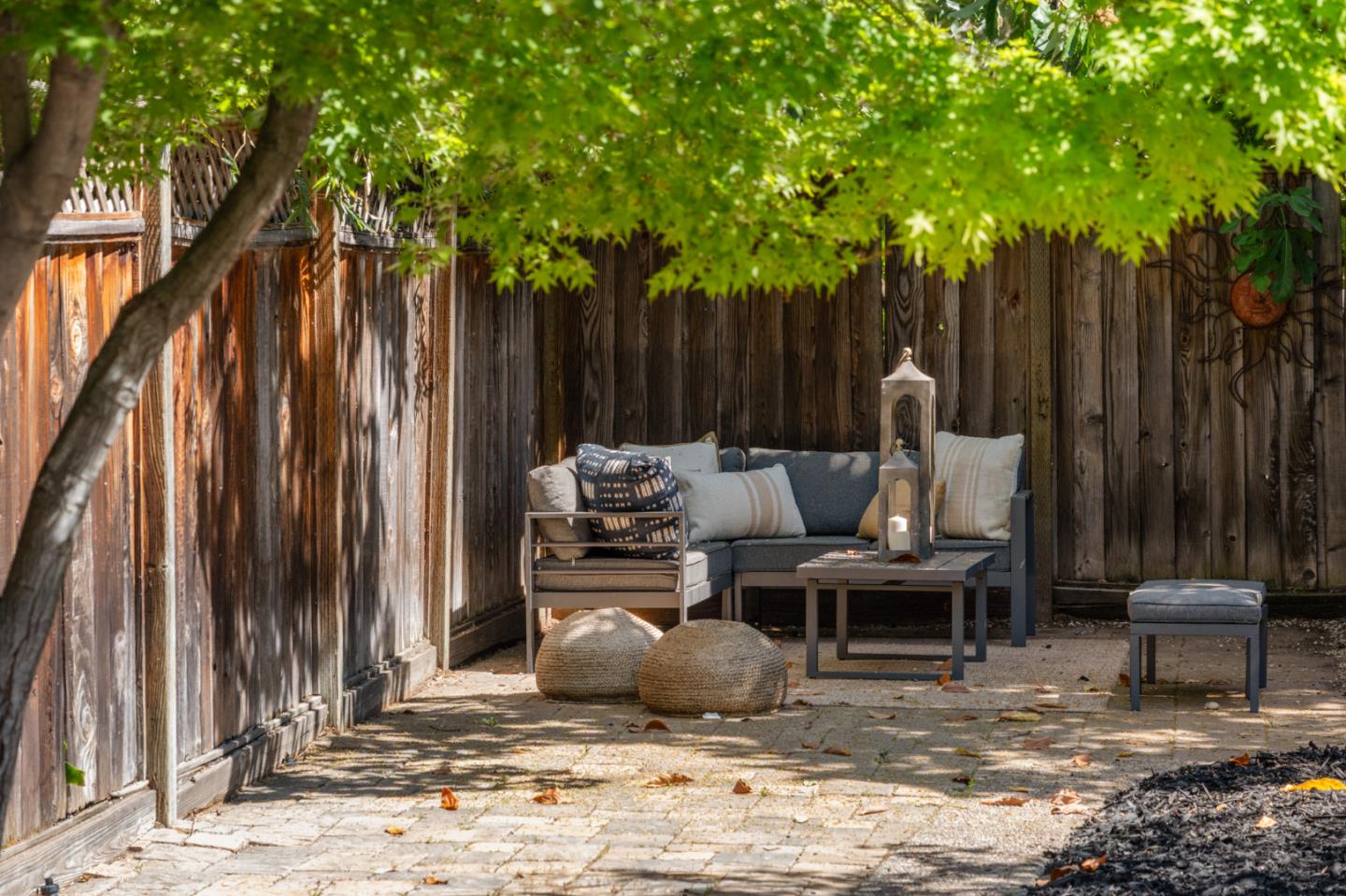 Detail Gallery Image 53 of 62 For 537 Mountain View Ave, Mountain View,  CA 94041 - 4 Beds | 3 Baths