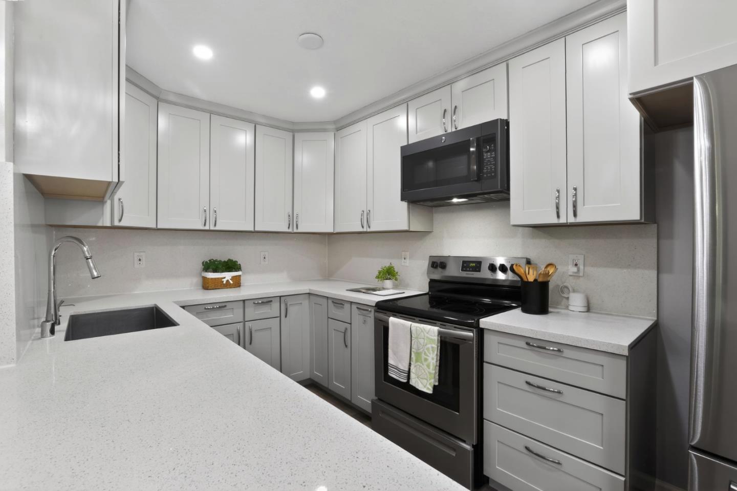 Photo #5: ML82042015 Listing: Photo #5