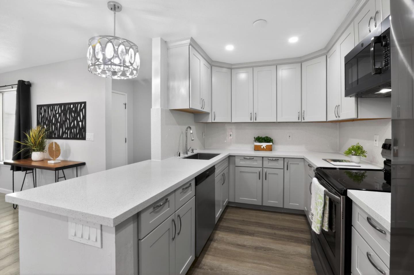 Photo #6: ML82042015 Listing: Photo #6