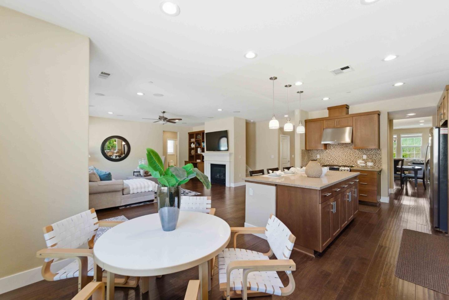 Detail Gallery Image 13 of 59 For 1661 Longmeadow Ct, Gilroy,  CA 95020 - 5 Beds | 3 Baths