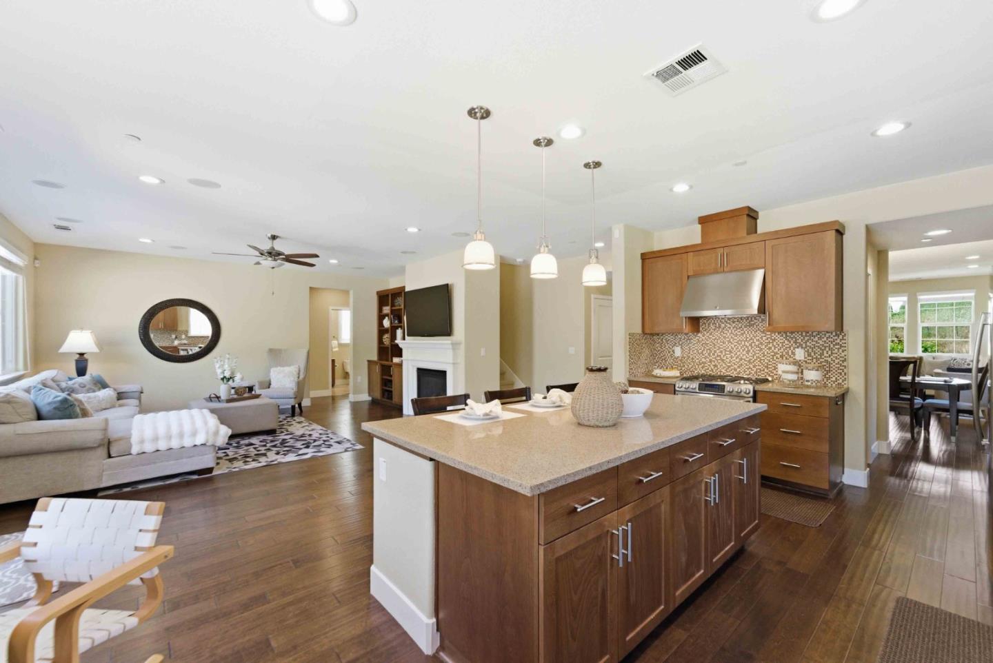 Detail Gallery Image 14 of 59 For 1661 Longmeadow Ct, Gilroy,  CA 95020 - 5 Beds | 3 Baths