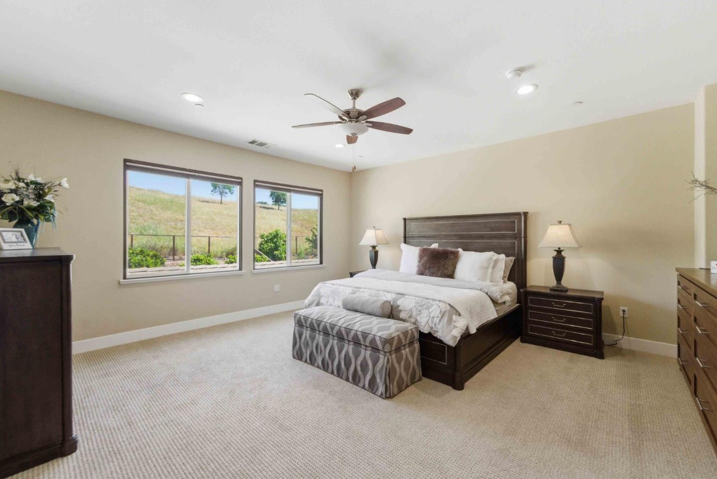 Detail Gallery Image 19 of 59 For 1661 Longmeadow Ct, Gilroy,  CA 95020 - 5 Beds | 3 Baths