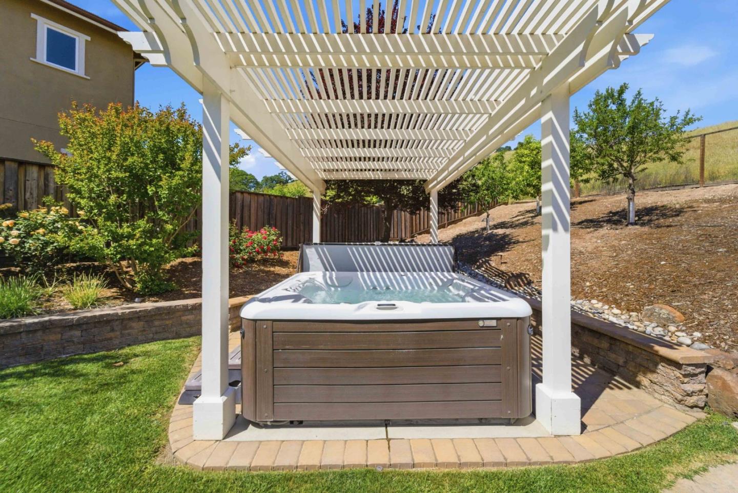 Detail Gallery Image 39 of 59 For 1661 Longmeadow Ct, Gilroy,  CA 95020 - 5 Beds | 3 Baths