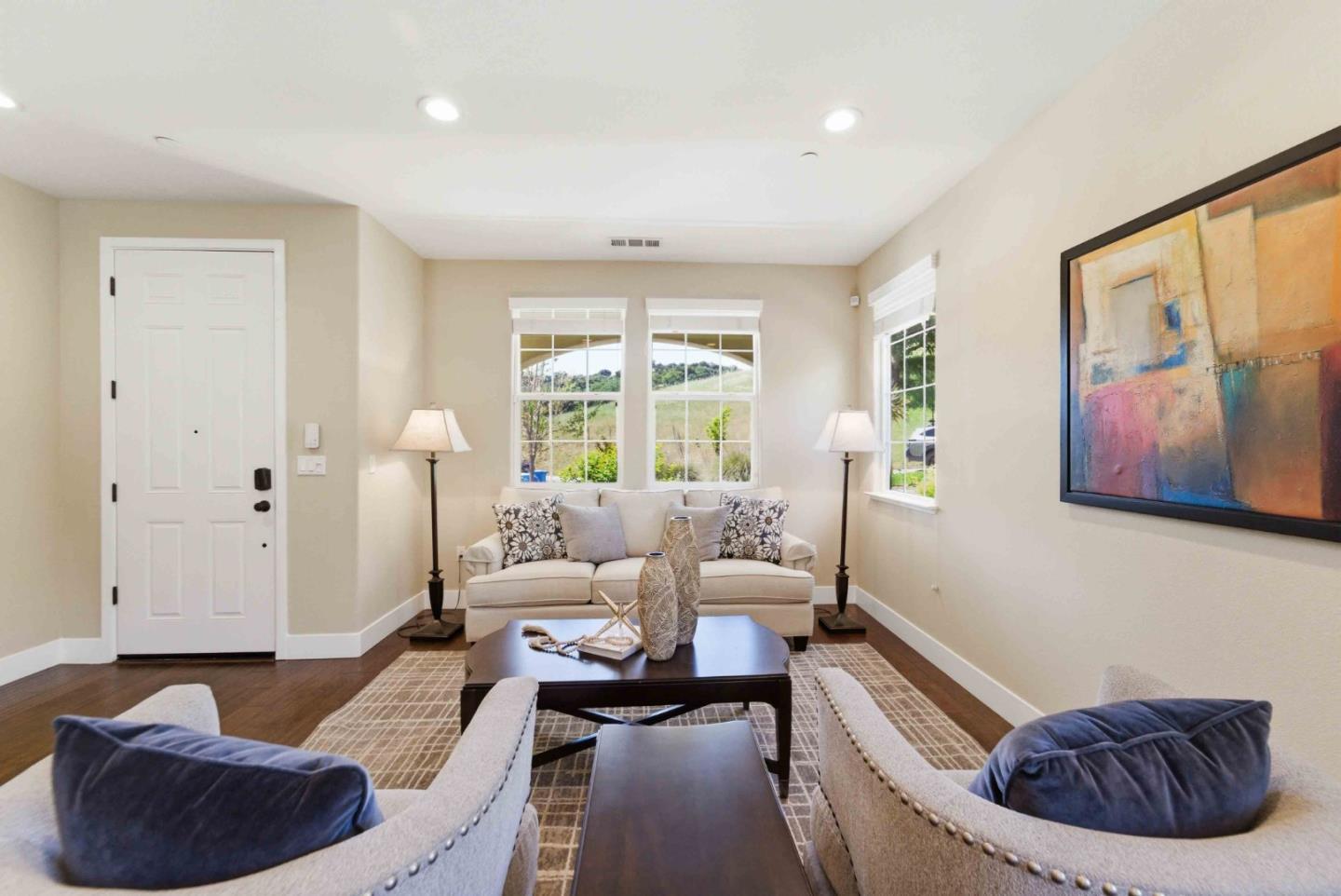 Detail Gallery Image 4 of 59 For 1661 Longmeadow Ct, Gilroy,  CA 95020 - 5 Beds | 3 Baths