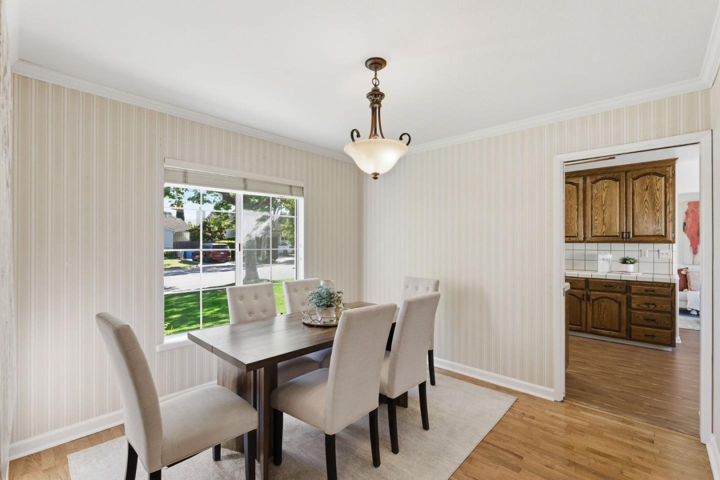 Detail Gallery Image 13 of 39 For 20571 Sunrise Dr, Cupertino,  CA 95014 - 3 Beds | 1 Baths