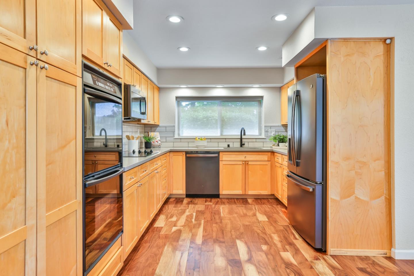 Detail Gallery Image 10 of 51 For 1597 Willowmont Ave, San Jose,  CA 95118 - 4 Beds | 2/1 Baths