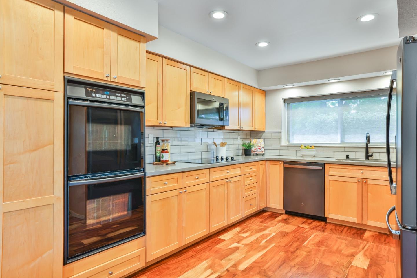 Detail Gallery Image 12 of 51 For 1597 Willowmont Ave, San Jose,  CA 95118 - 4 Beds | 2/1 Baths