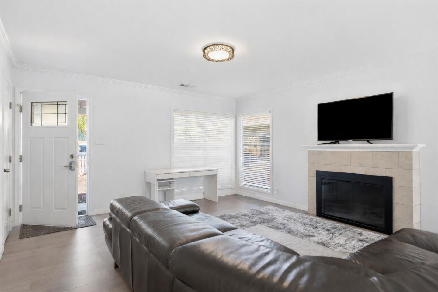 Detail Gallery Image 10 of 31 For 2170 Clarke Ave, East Palo Alto,  CA 94303 - 3 Beds | 2 Baths