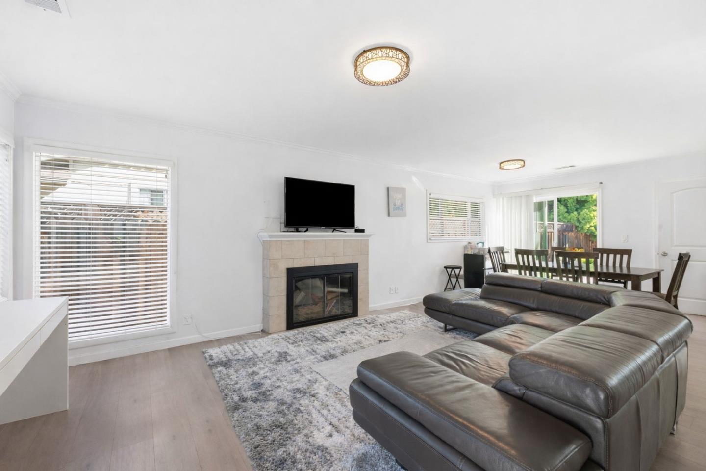 Detail Gallery Image 11 of 31 For 2170 Clarke Ave, East Palo Alto,  CA 94303 - 3 Beds | 2 Baths