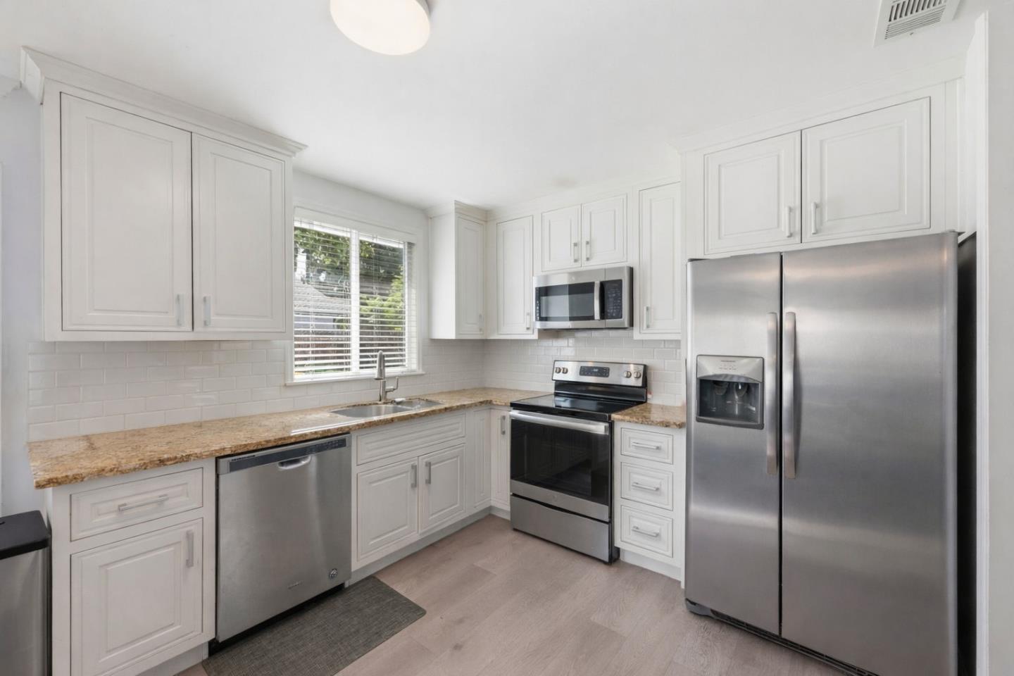 Detail Gallery Image 14 of 31 For 2170 Clarke Ave, East Palo Alto,  CA 94303 - 3 Beds | 2 Baths