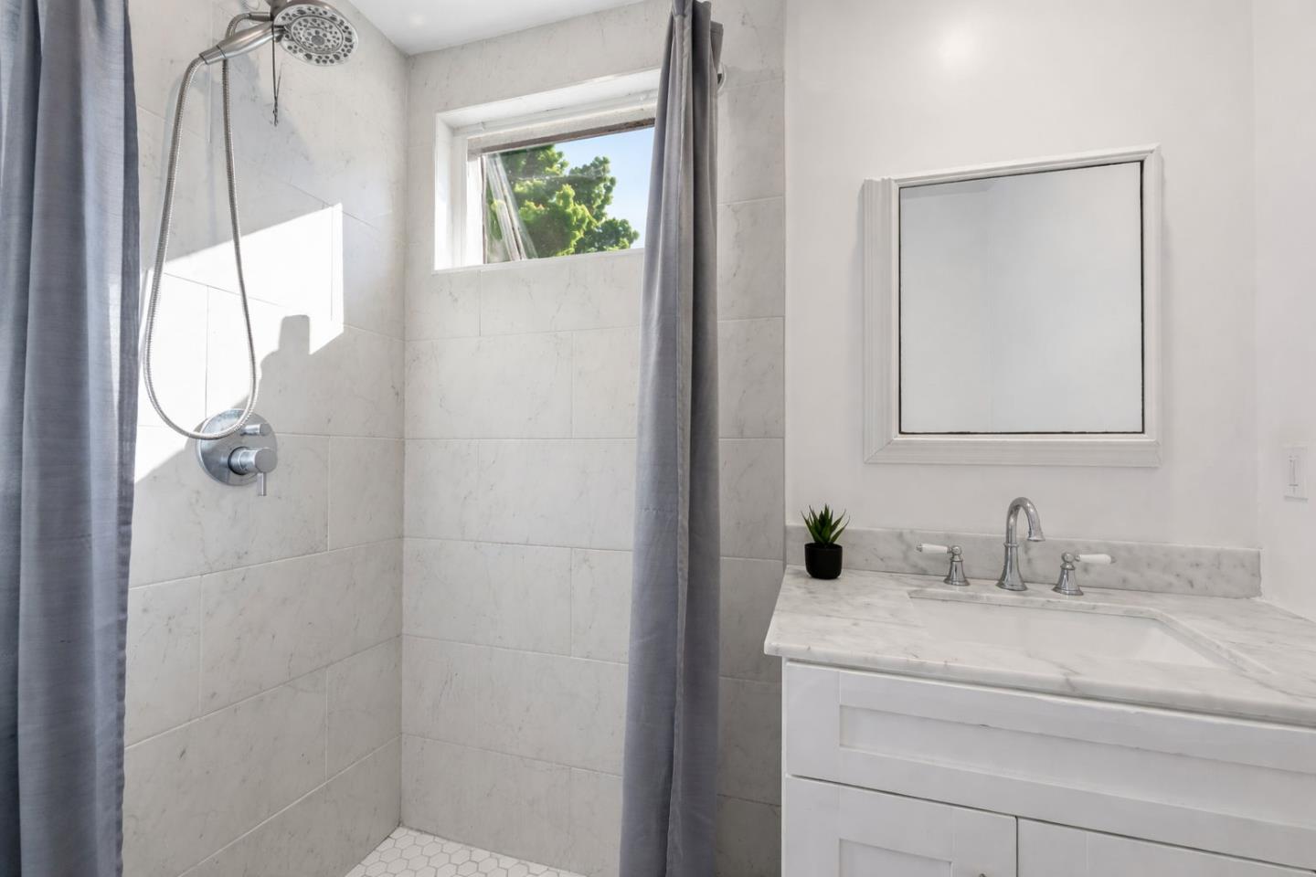 Detail Gallery Image 19 of 31 For 2170 Clarke Ave, East Palo Alto,  CA 94303 - 3 Beds | 2 Baths